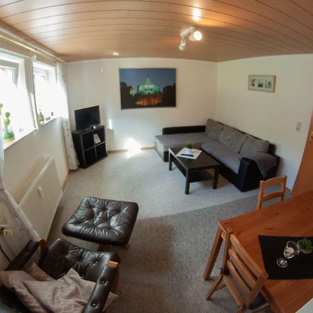 Ruhige Und Gemuetliche Ferienwohnung In Calden Exterior foto